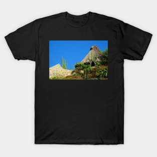 Villa avec un toit en chaume au Mexique T-Shirt